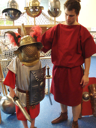Romeinse mannenkleding - Jasper met jonge gladiator